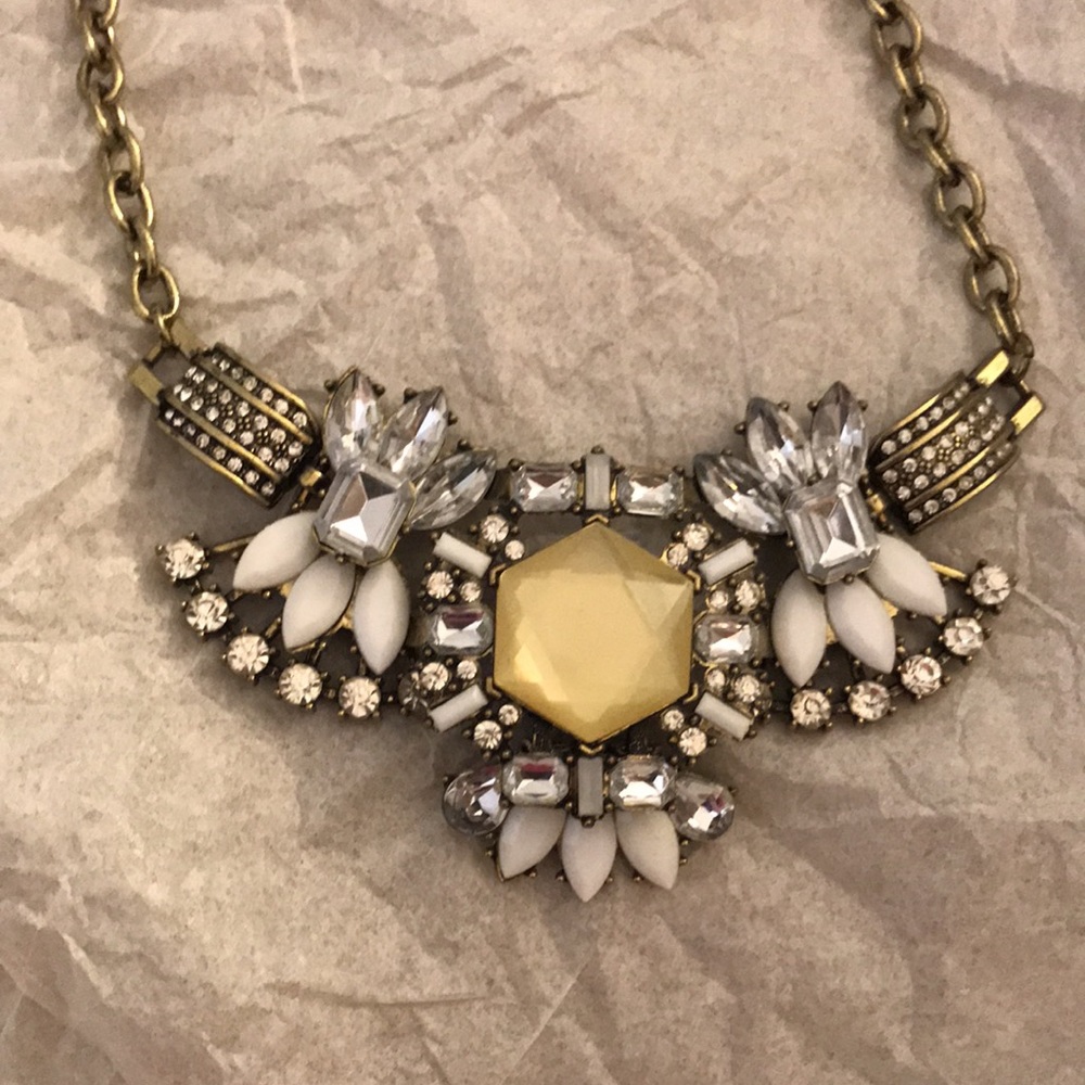 Vintage Style Bling Statement Necklace - Picture 4 of 12